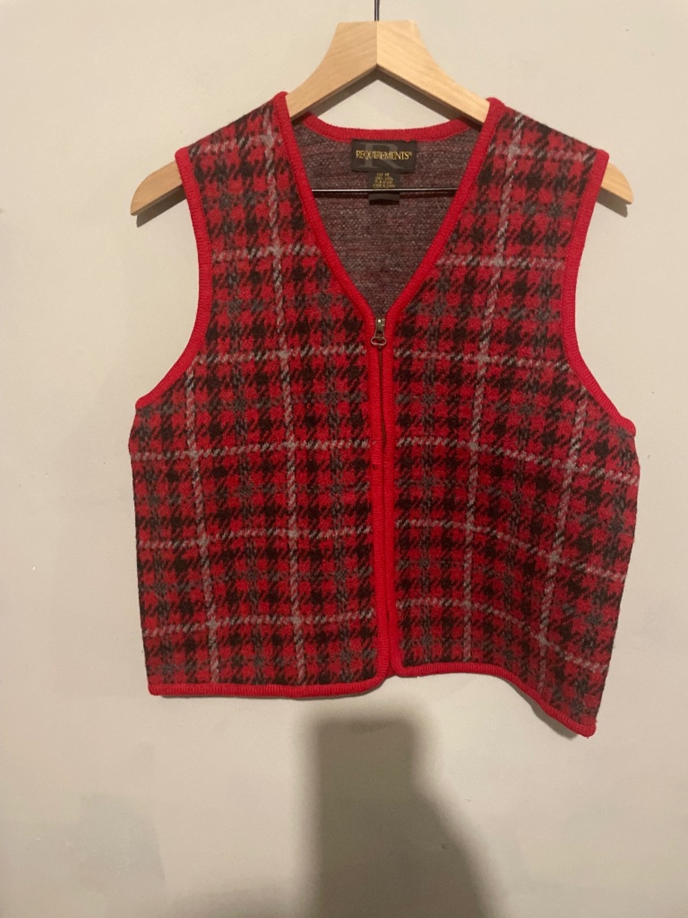 Requirements women size m red plaid wool zip up vest - Picture 1 of 2